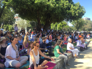 meditación masiva protesta silenciosa Santiago de Chile 2019 3