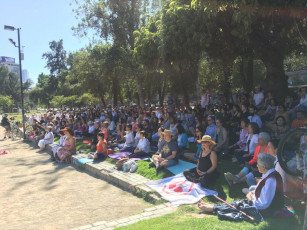 meditación masiva protesta silenciosa Santiago de Chile 2019 2