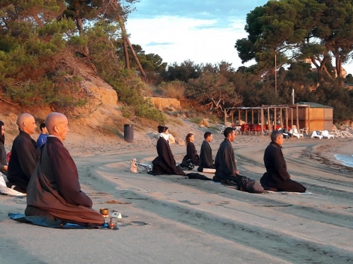 zazen frente al mar 3