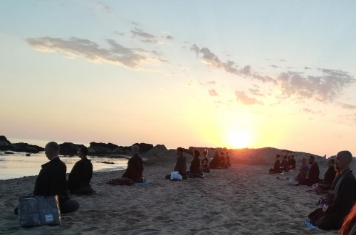 zazen frente al mar
